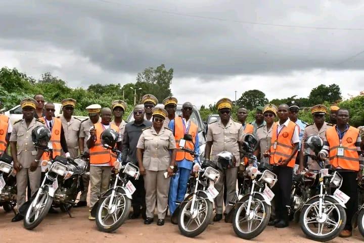 Côte d’Ivoire/ Collecte des impôts dans le Gontougo : Un véhicule de type 4×4 et 10 motos offerts aux agents pour accroitre les recettes.